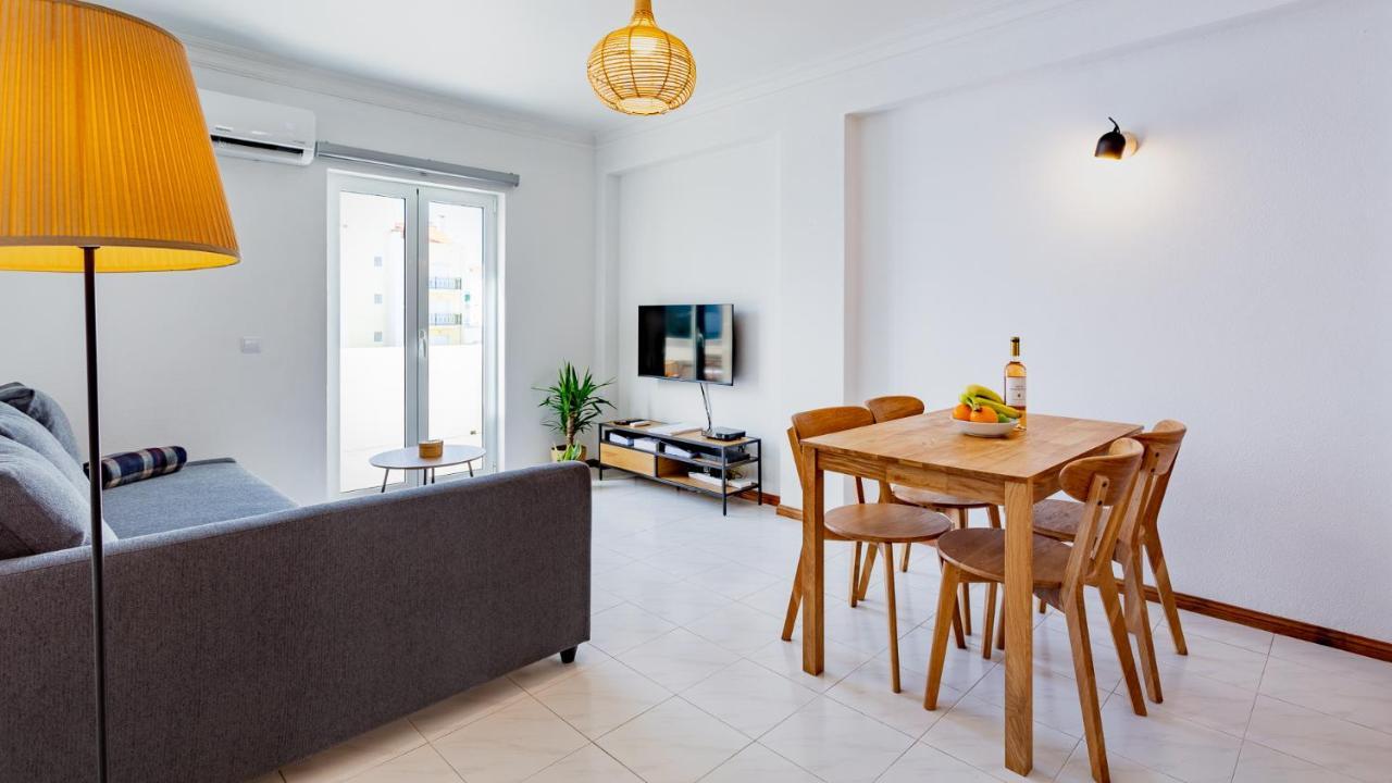 Bright 1Bdr Apartment W/Balcony By Lovelystay Vila Real de Santo António Esterno foto