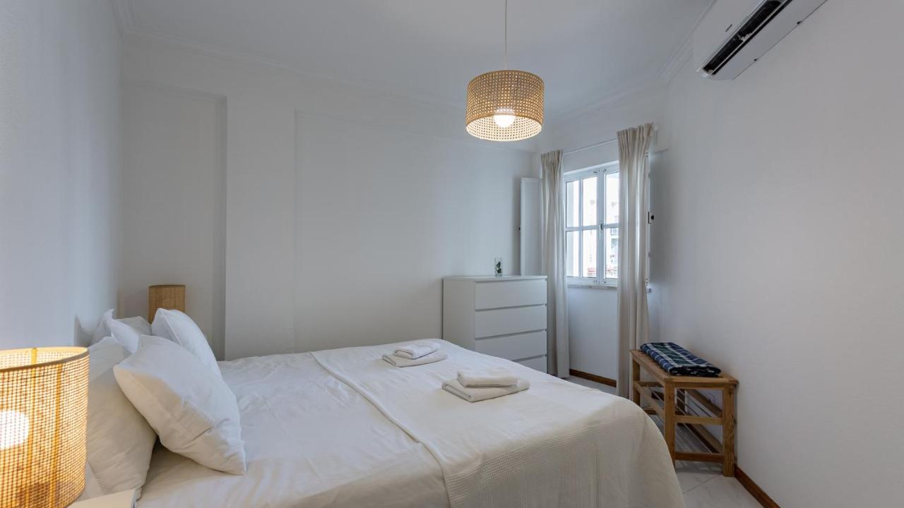 Bright 1Bdr Apartment W/Balcony By Lovelystay Vila Real de Santo António Esterno foto